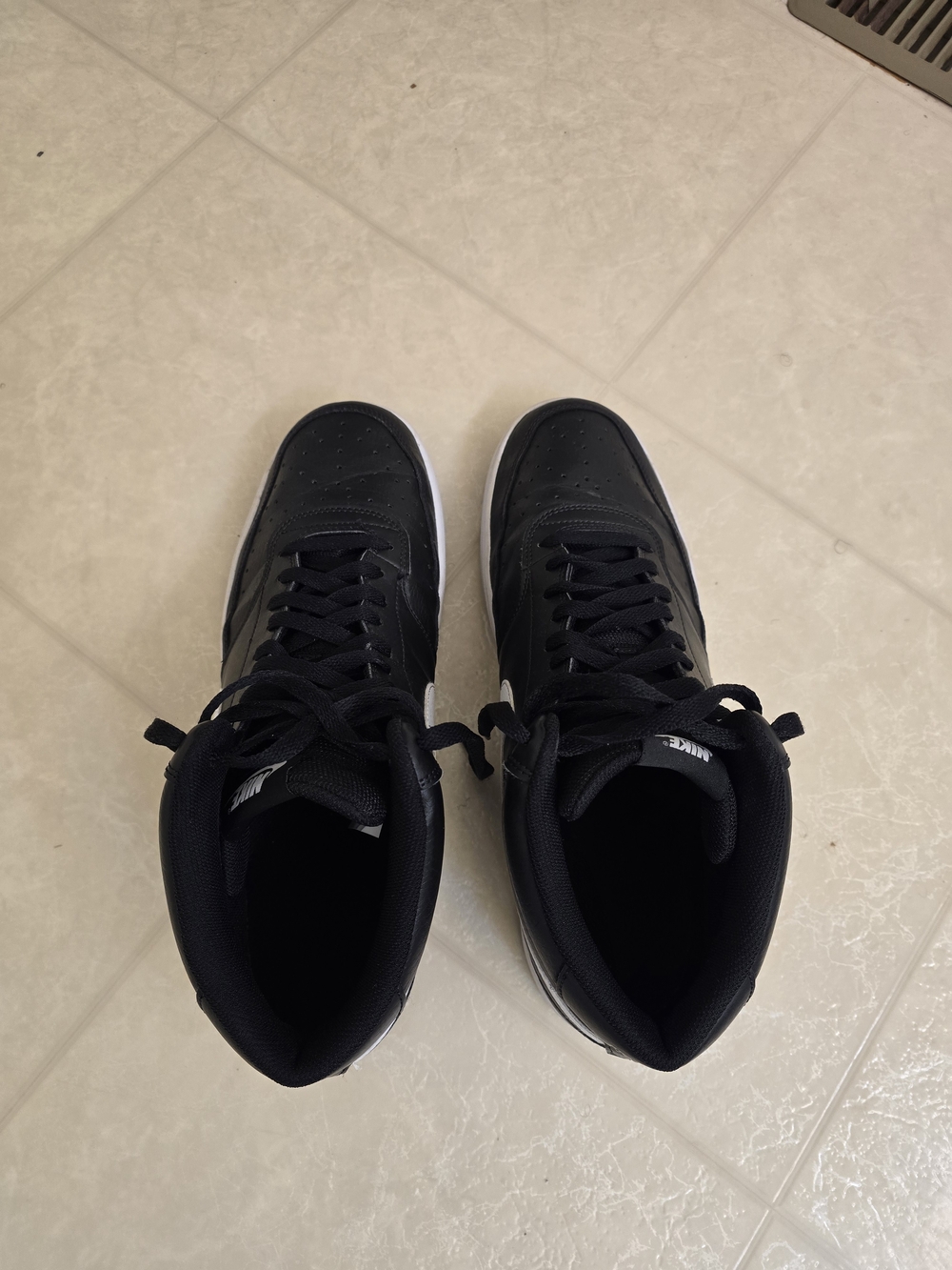 Nike Black Low-Top Athletic Sneakers with White Outsole